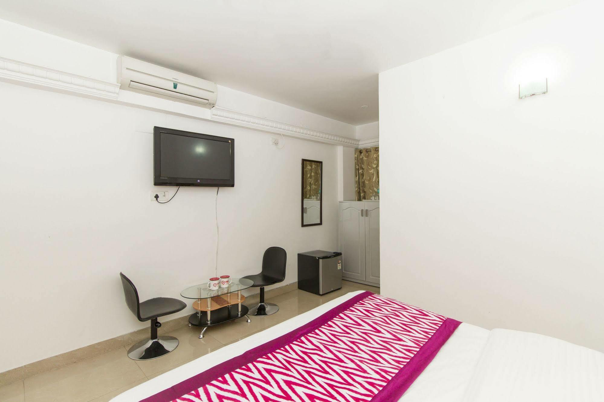 Hotel Fiesta Grand 벵갈루루 외부 사진